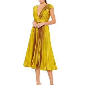 Mac Duggal 26483‎ Pleated Chartruese Belt Dress Size 6 NWT MSRP $338